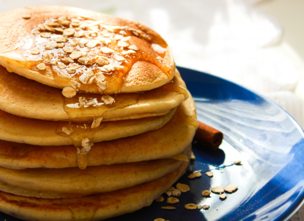 Pfannkuchen mit Löwenzahnhonig Pfannkuchen mit Löwenzahnhonig