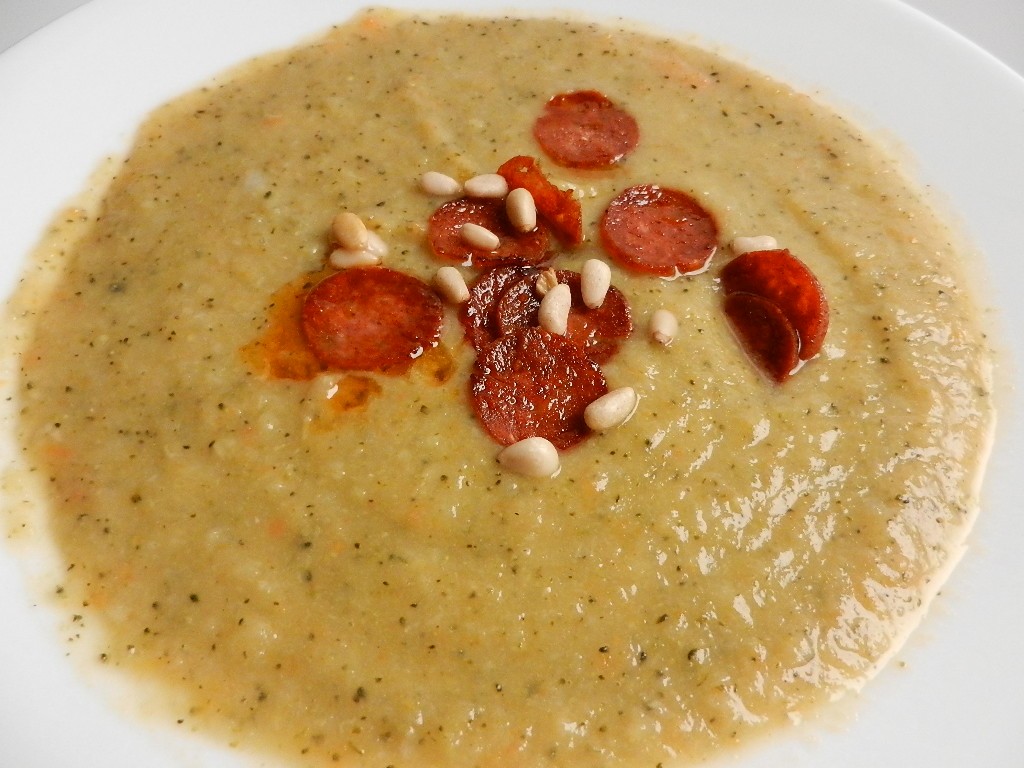 = Brokkolisuppe, erdnussig und cremig - 200 = Brokkolisuppe, erdnussig und cremig - 200