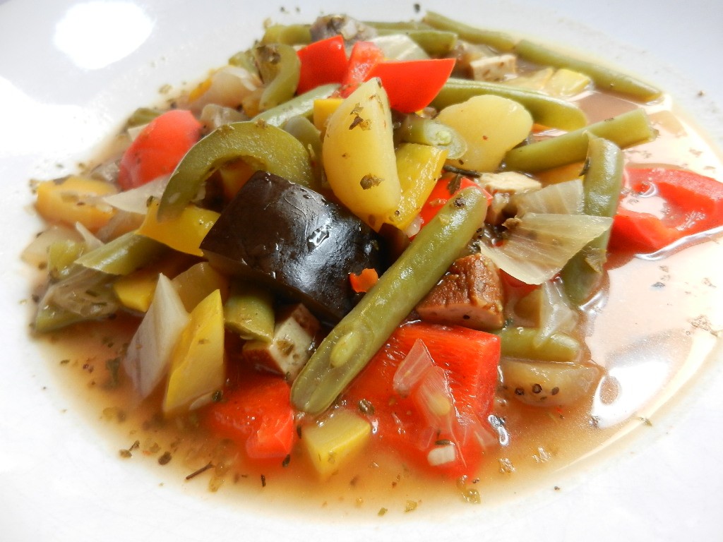 = Griechische Bohnensuppe = Griechische Bohnensuppe