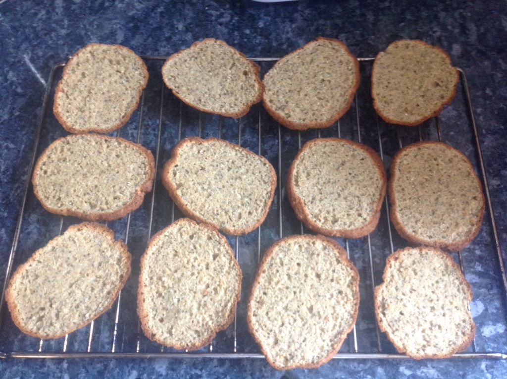 LCHF Brötchen /Chia/Kartoffelfasern LCHF Brötchen /Chia/Kartoffelfasern