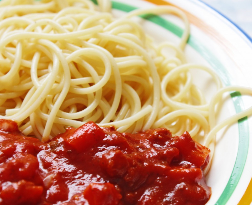 Spaghetti mit Veggi-Hack & Tomatensauce Spaghetti mit Veggi-Hack & Tomatensauce
